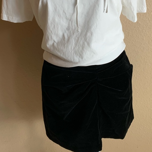 NWT- Zara High Waisted Mini Velvet Ruched Black Skirt Size Medium - Picture 6 of 12